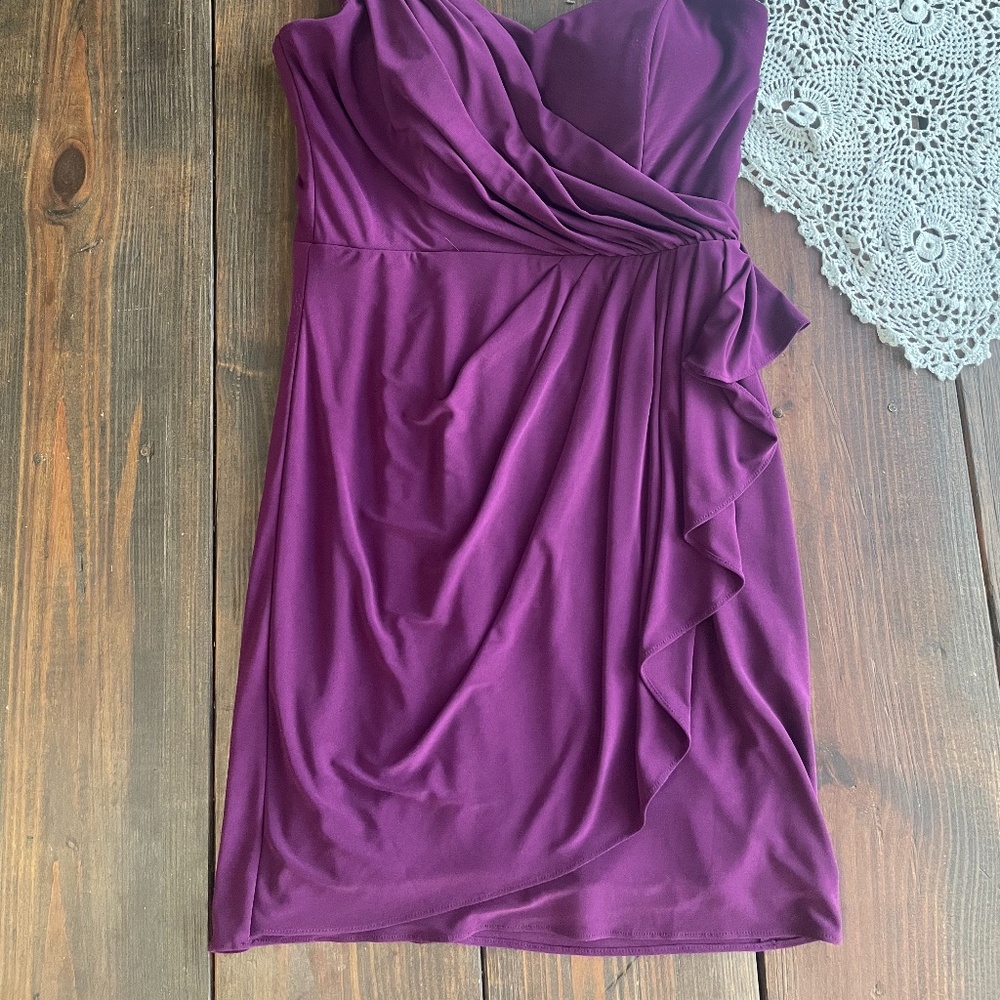 Dress - Picture 2 of 8